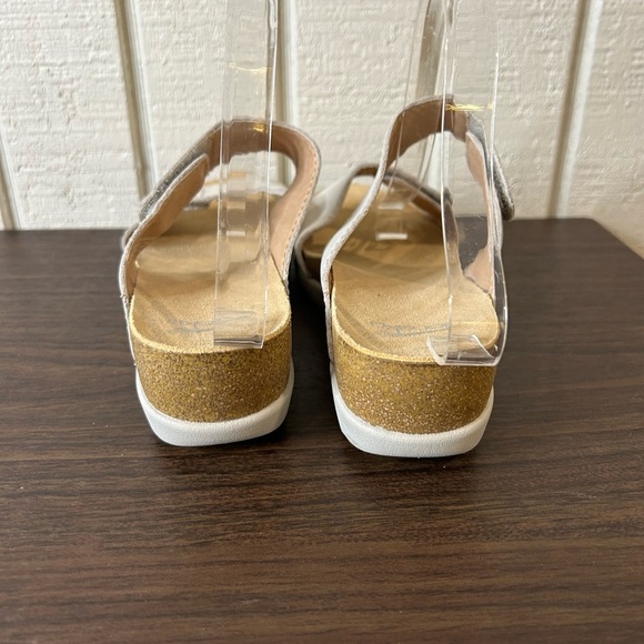 Dansko Maddy Ivory Milled Nubuck Sandal, size 41. - Picture 6 of 9